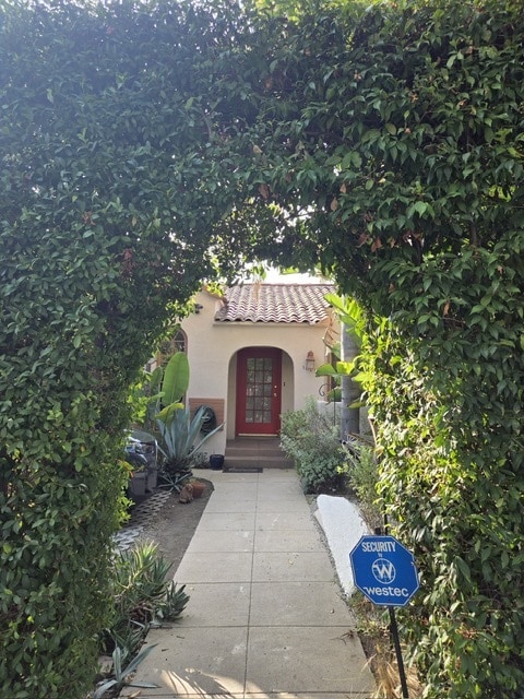 Main entrance - 1009 Havenhurst Dr