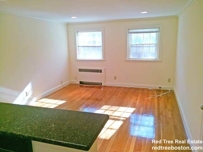 Building Photo - 67 Wyman St