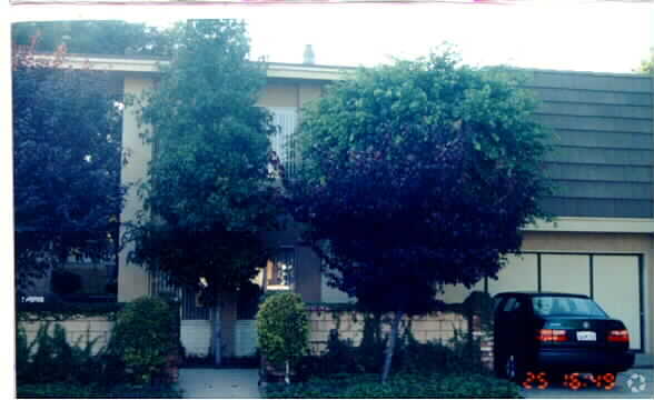 Primary Photo - La Bonnie Vie Apartments