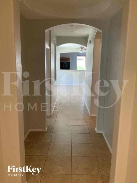 Foto del edificio - 15136 West Windrose Drive