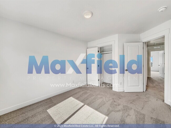 Foto del edificio - LEASE SPECIAL $100 OFF (First 3 Months) Town House 3BD 2.5BTH 2GAR - SPANISH FORK