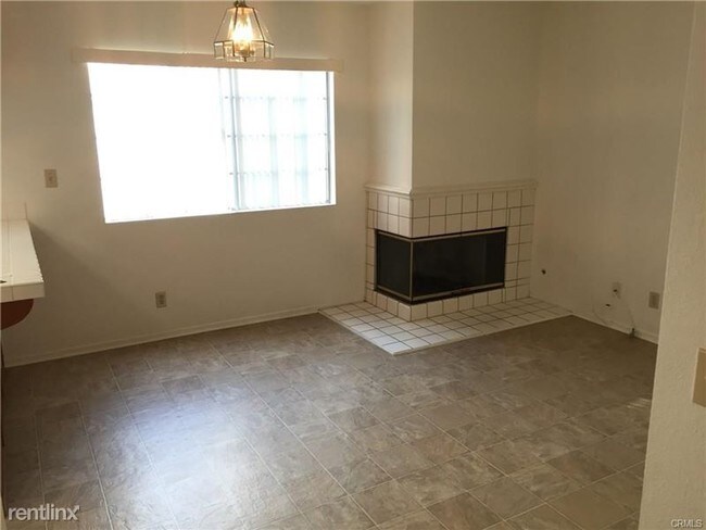 Building Photo - 2300 Maple Ave