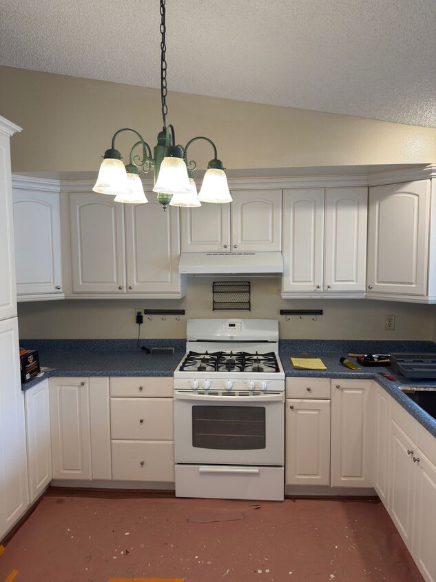 Primary Photo - Nicest Unit at Plaza West..with grounds li...