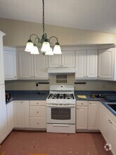 Building Photo - 5070 Brooklawn Pl