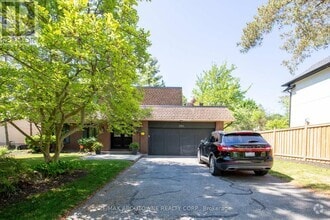 Building Photo - 196 Charnwood Dr