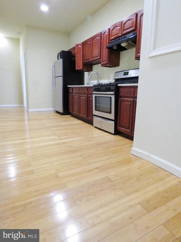 Primary Photo - 4220 Chestnut St