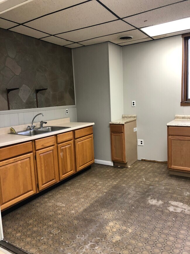 Kitchen (New appliances coming) - 826 Tonawanda St