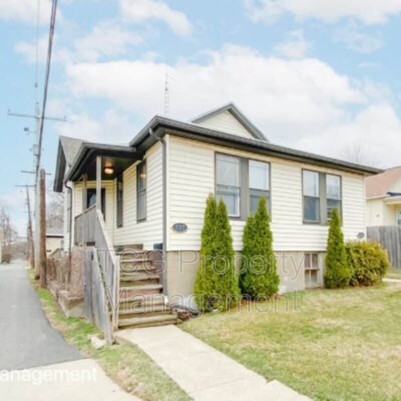 537 Bucklin St, La Salle, IL 61301 Condo for Rent in La Salle, IL