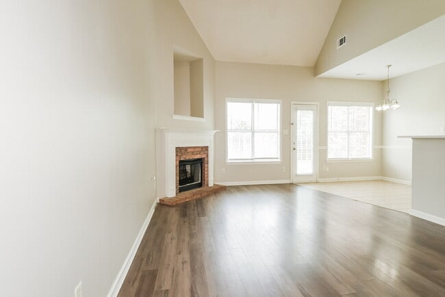 Building Photo - 10076 Sutton Ridge Ln