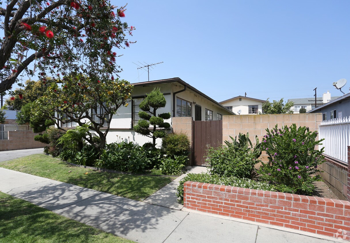Foto del edificio - 11939-11945 1/2 Culver Blvd