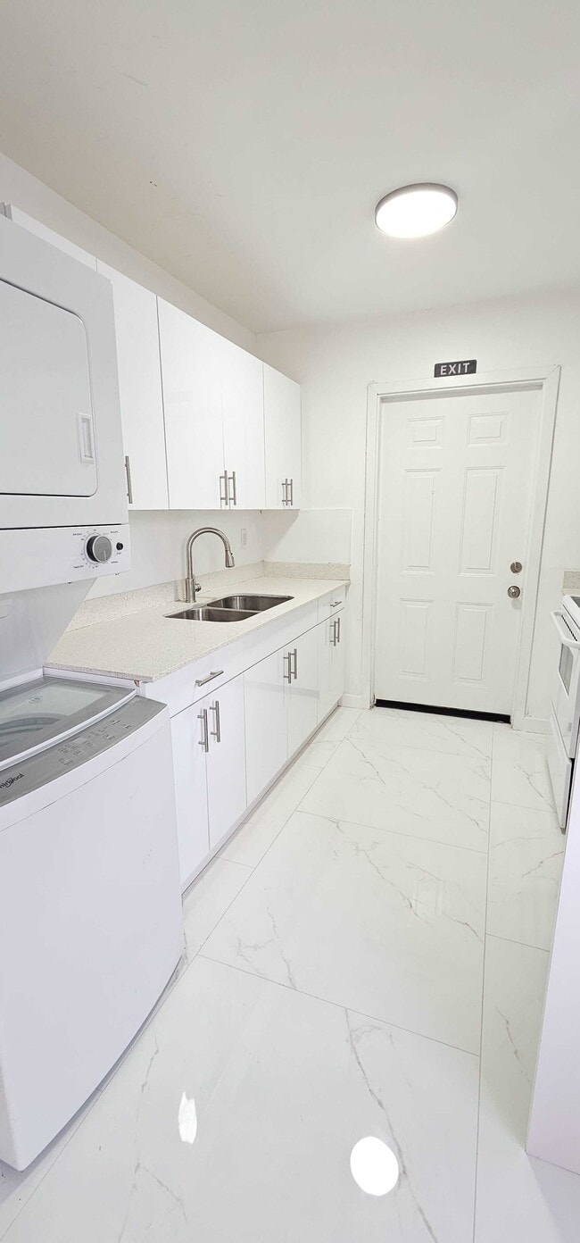 Kitchen - 709 13th St