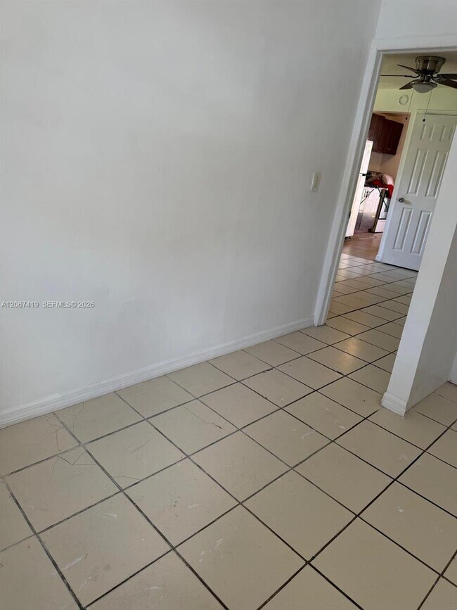 Foto del edificio - 900 NW 121st St