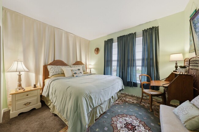 Foto del edificio - 2717 Van Cliburn Cir
