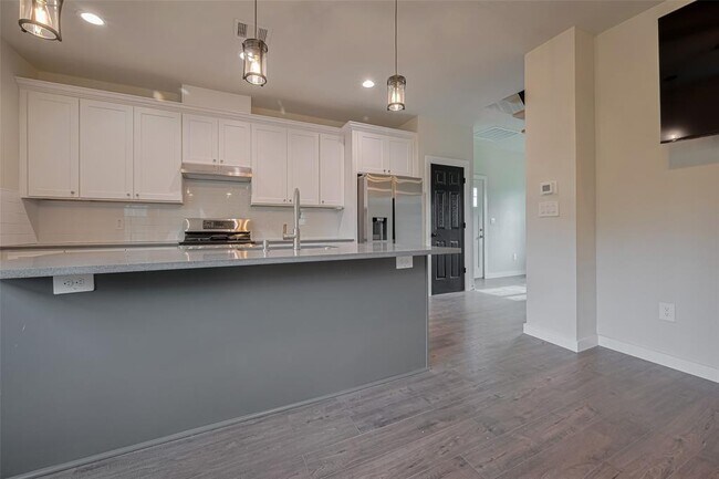Foto del edificio - 7218 Philibert Ln