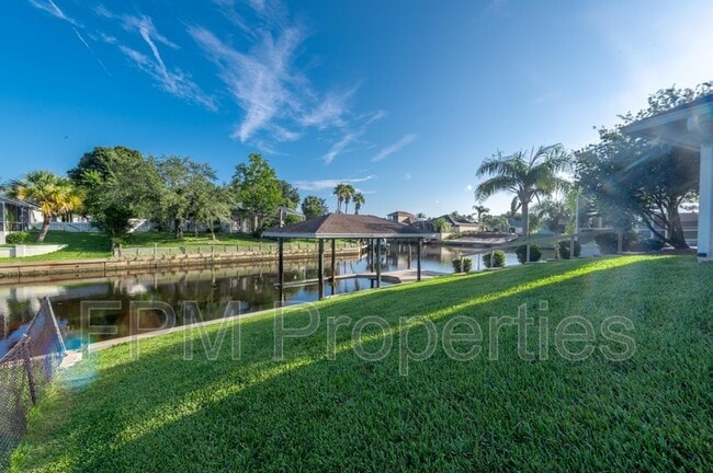 Building Photo - 13 Clear Ct