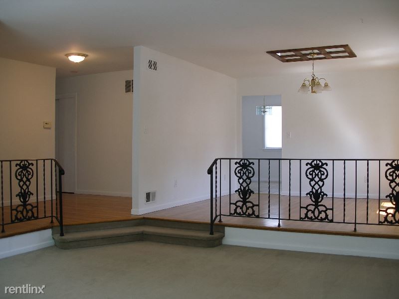 1606 Drumgoole Rd W, Staten Island, NY 10312 Condo for Rent in Staten