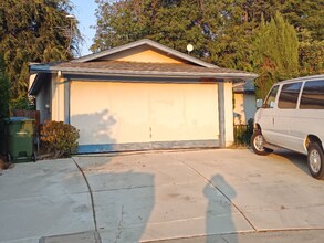Building Photo - 1536 Holleran Ct