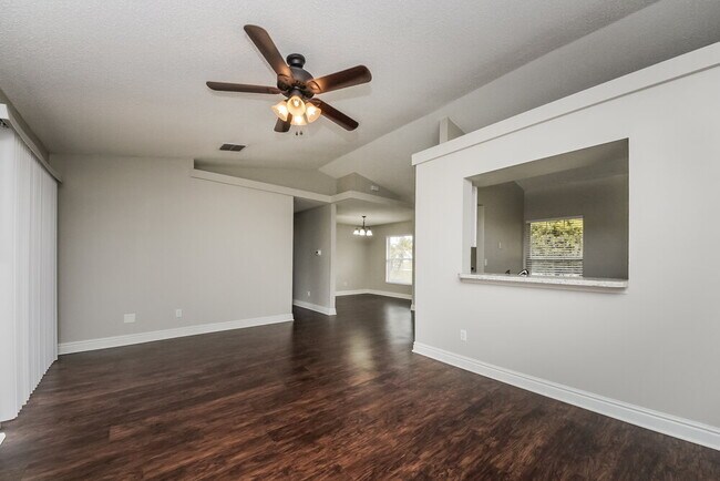 Building Photo - 15225 Margaux Dr