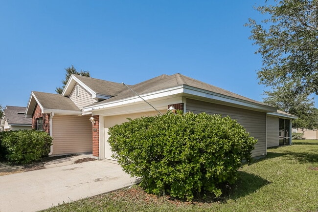 Building Photo - 11505 Oaklawn Rd