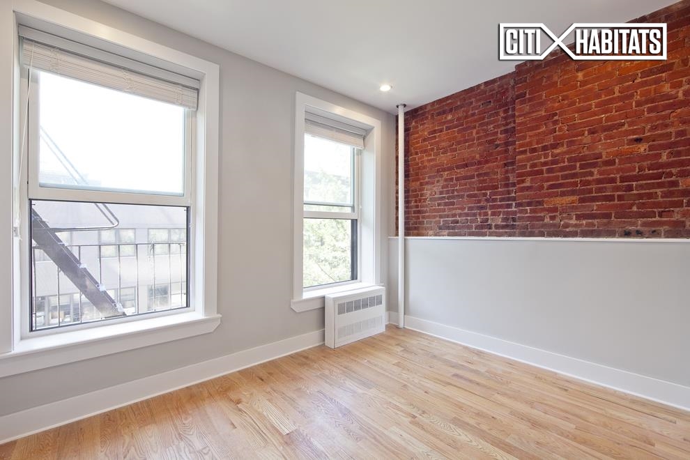 Primary Photo - 53 W 8th St