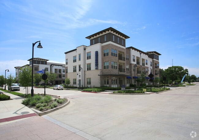 Foto del edificio - Overture Flower Mound 55+ Active Adult Apartment Homes