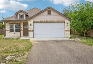 Building Photo - 156 Remington Rd