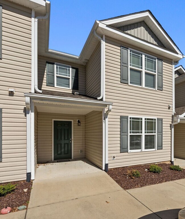 Building Photo - Now offering 2 and 3 bedroom options. See ...