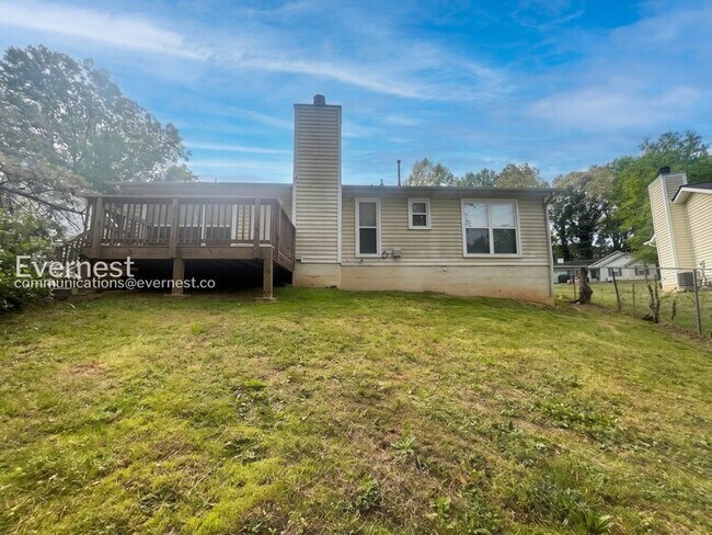 Foto del edificio - 2132 Briar Glen Ln SW