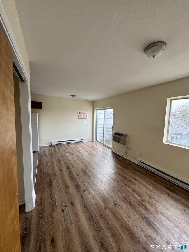 Building Photo - 4 Warwick St