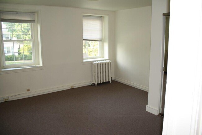 Foto del edificio - 716 W Main St