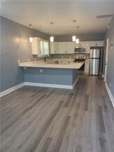 Building Photo - 110 W 51st St