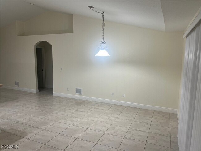 Foto del edificio - 2504 Floyd Ave S
