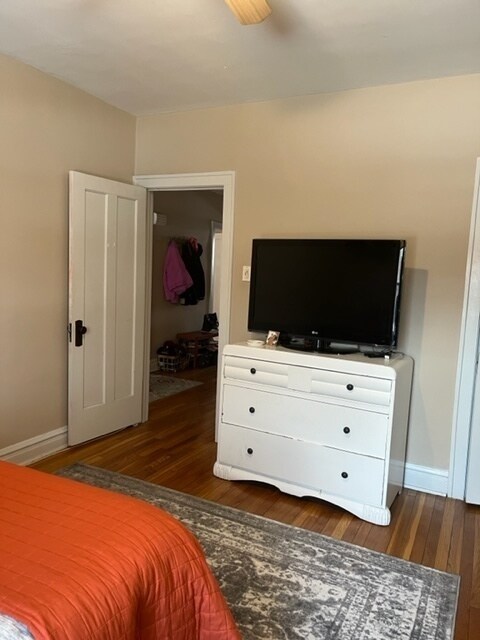 Foto del edificio - 847 Hannah Ave