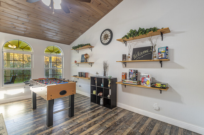 Foto del edificio - 28791 Yosemite Springs Pkwy