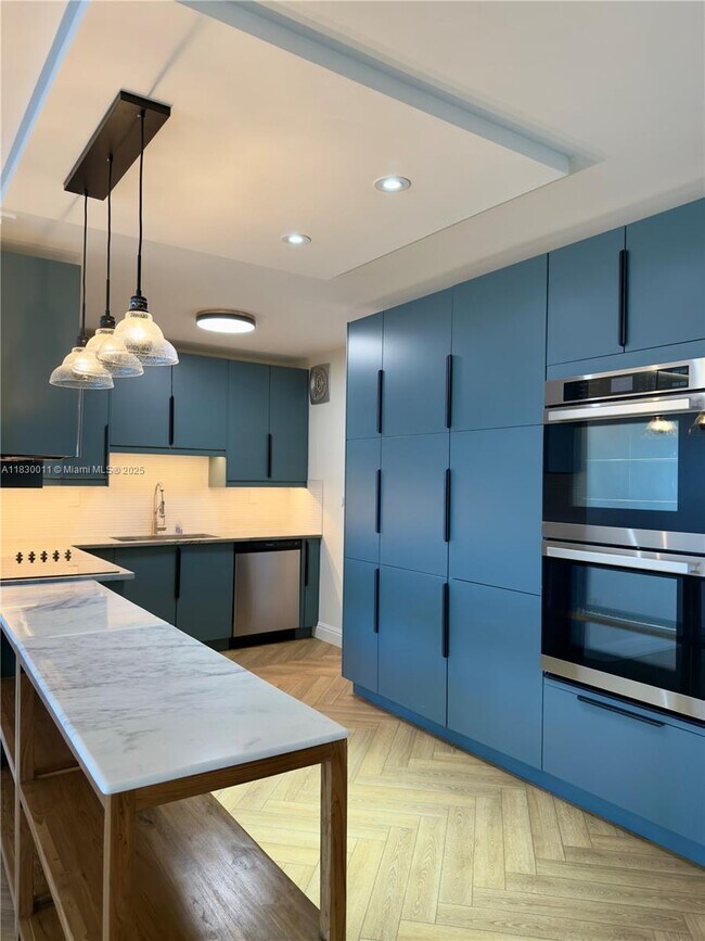Foto del edificio - 770 NE 69th St