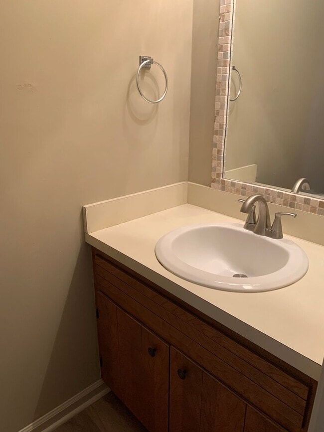 Photo - 2 Bedroom Townhouse off Greenview Drive