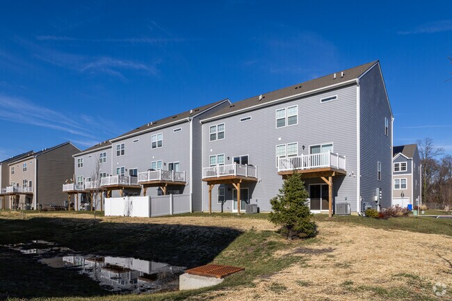 Building Photo - Parkers Mill Townhomes
