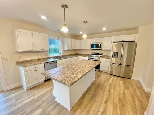 Foto del edificio - 3 Bedroom Townhouse Essex Junction VT Avai...