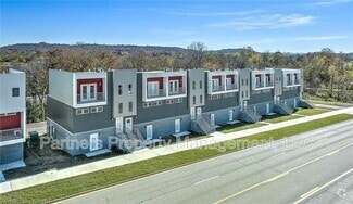 Building Photo - 1770 S Razorback Rd