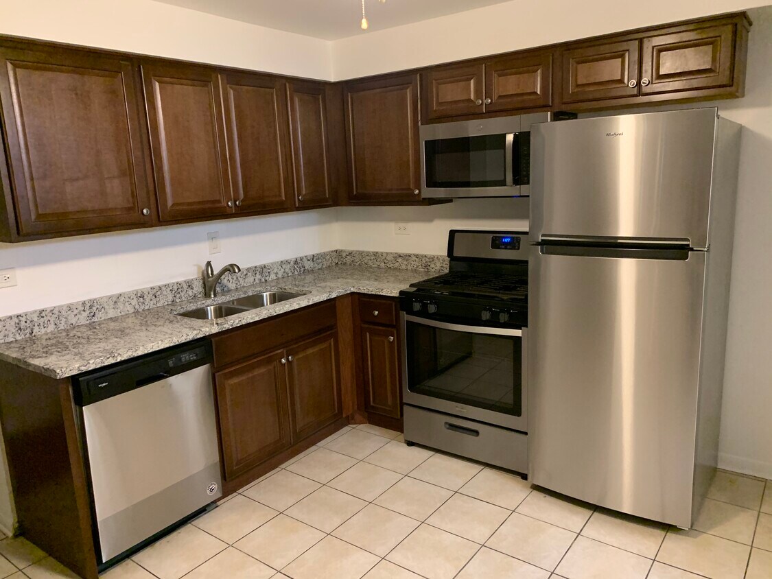 1227 E Long Valley Dr Unit 2B, Palatine, IL 60074 Apartments in