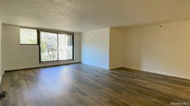 Foto del edificio - 25 Rockledge Ave