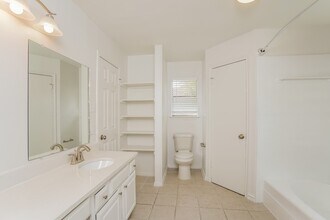 Building Photo - 8431 Pines Pl Dr