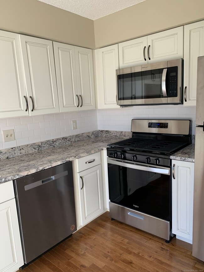 Building Photo - 127 Peddlers Dr