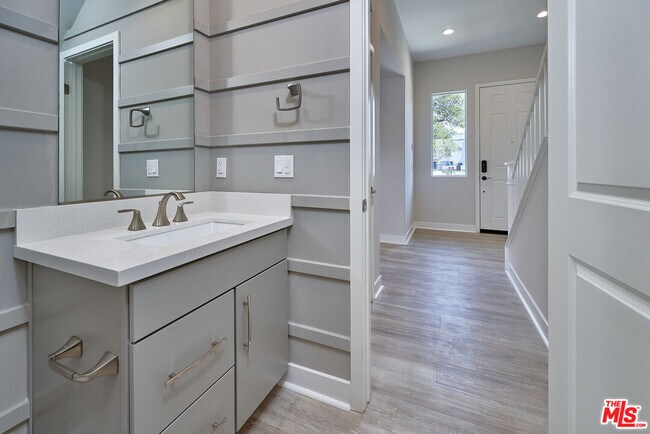 Building Photo - 525 Daniel Freeman Cir