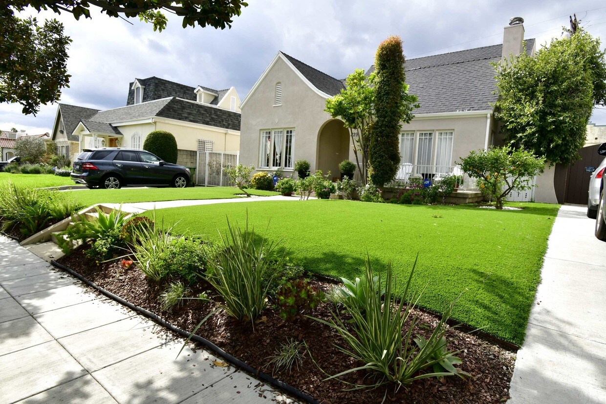 229 N Gower St, Los Angeles, CA 90004 House Rental in Los Angeles, CA