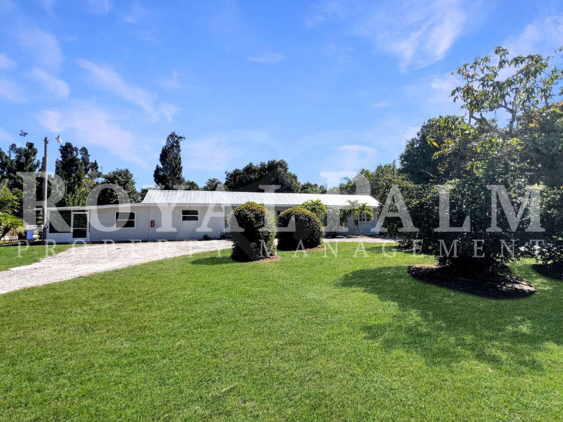 Foto principal - Coastal Comfort Meets Everyday Living – 1BR Home in Bokeelia – Sweet Lease Special – ONE MONTH FR...