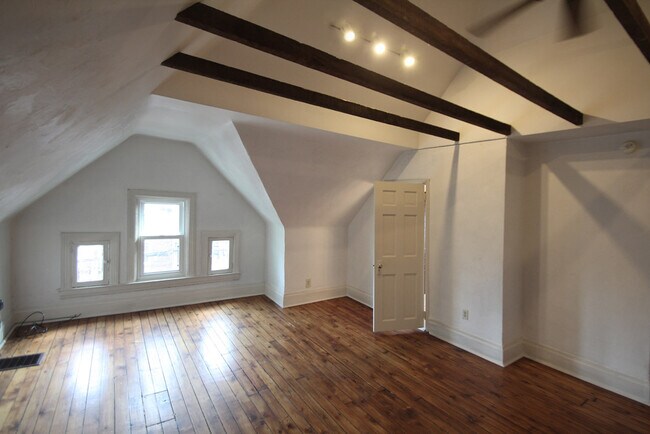 Building Photo - 308 S Trenton Ave