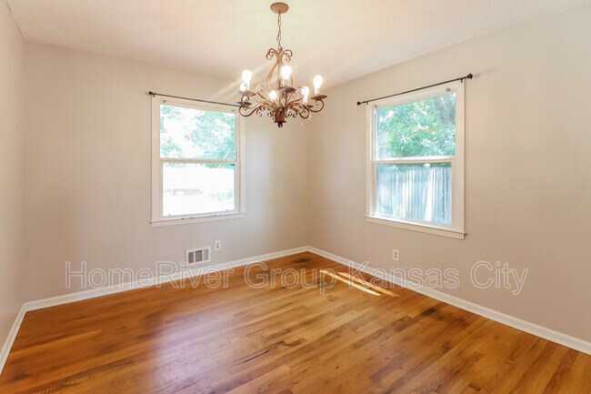 Foto del edificio - 13021 Corrington Ave