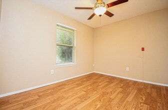 Building Photo - 427 Martin St