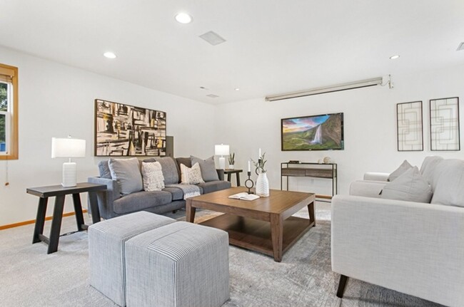 Building Photo - Beautiful Renovated Home in Excellent School District, Sammamish!